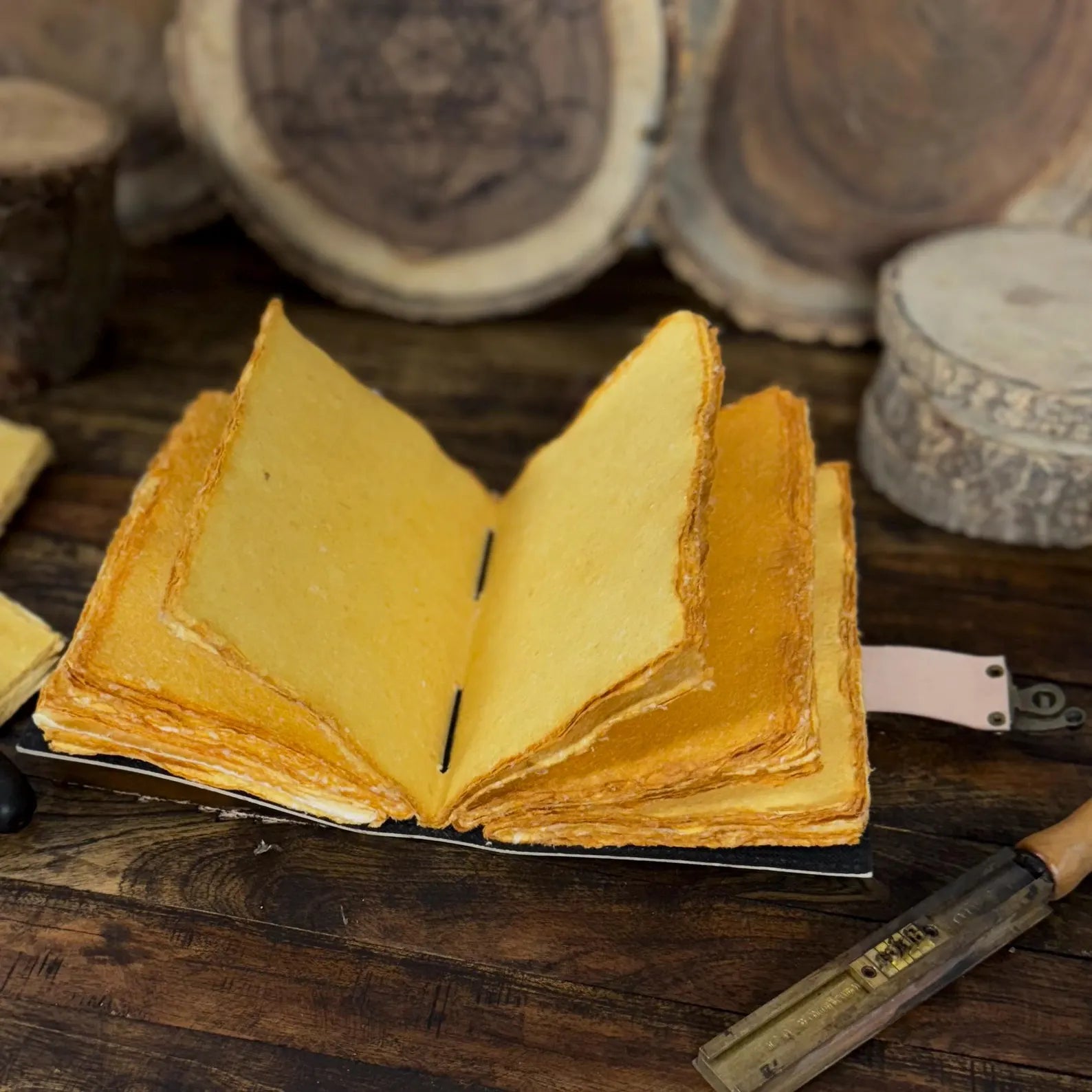 Crocodile Leather Journal – Handmade Grimoire, Spell Book, Book of Shadows, Vintage Sketchbook - Hana Exports