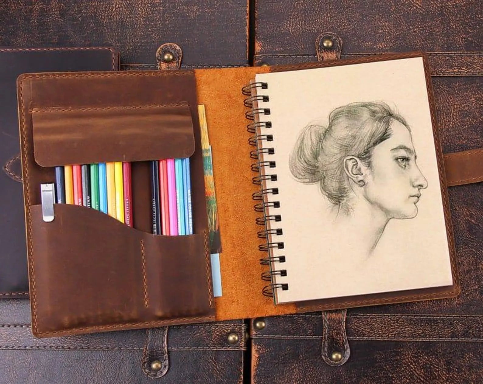 Personalized Leather Sketchbook Cover, Leather Artists gifts, Leather Artist Sketch Pad Cover for 5.5"x8.5", Notebook Cover, Artist Roll (Copy) - Hana Exports